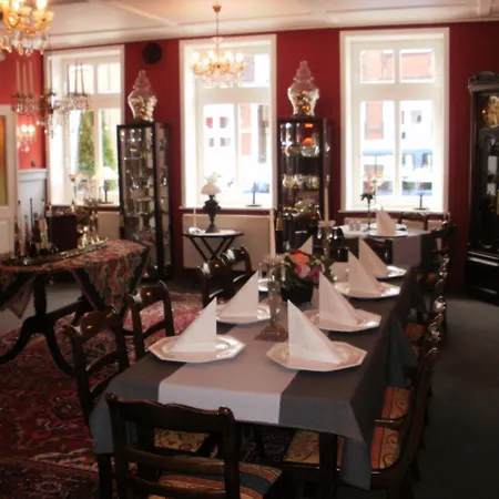 Hotel Am Glockenturm 3*